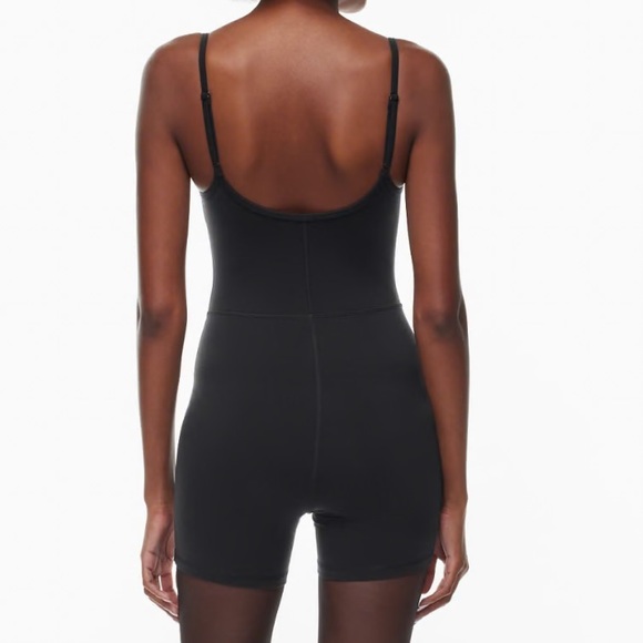 Aritzia Wilfred Free Freestyle 5” Romper Jersey Sweat Wicking Black Size Small - Picture 2 of 5